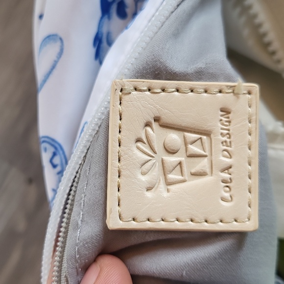 Bag l Asian mall brand l Lola l blue pattern l bag l travel over night bag - Picture 9 of 14